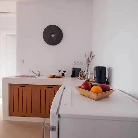 אכסניה Xerolithos Natural Living