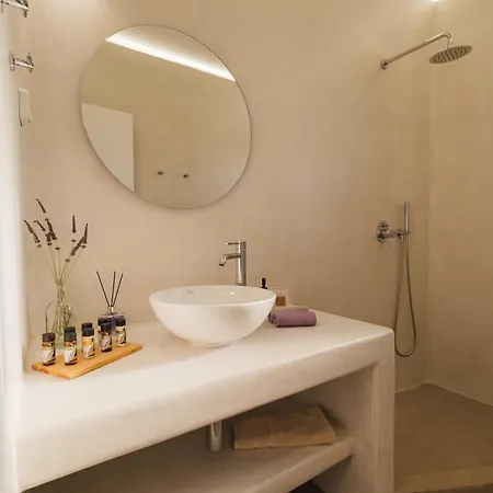 Xerolithos Natural Living אכסניה Kato Sangrion