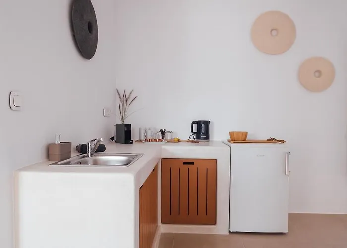 Xerolithos Natural Living Kato Sangrion