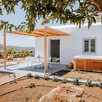 Xerolithos Natural Living אכסניה Kato Sangrion