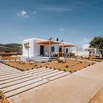 Lodge Xerolithos Natural Living